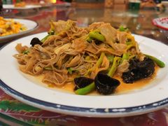 -闯关东东北农家菜(崂山石老人店)