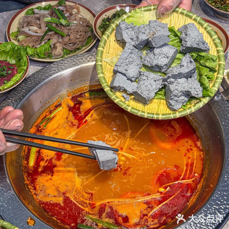朋友按头安利的贵州酸汤火锅！真的绝了！