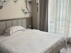 -花居酒店(苏州高教区尹山湖地铁站店)
