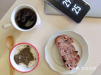 ·在家里找到个新的吃早餐拍照地儿 ·每天最期待的事情