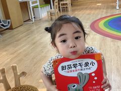 -漕河泾街道图书馆(漕河泾社区文化活动中心店)