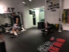 -汗水空间私教健身连锁(SM广场店)