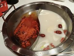 牛油鸳鸯锅-宏姐串串香(征仪路店)