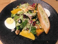牛油果五谷蔬菜色拉-LO CALCOW卡路力轻食主义餐厅(陆家嘴店)