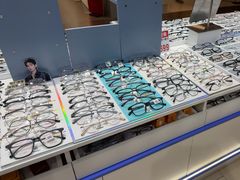 -美式眼镜·授权蔡司.依视路.尼康.豪雅.明月(南翔印象城店)