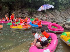 -安吉龙王山峡谷漂流