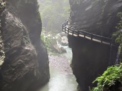 -龙水峡地缝景区