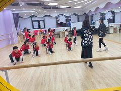 -小荧星艺校(大宁分校)