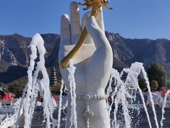 正门喷泉-响堂山石窟-北响堂山石窟