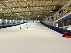 -乔波室内滑雪场