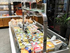 面包甜点陈列柜-大苹果面包生日蛋糕(明珠店)