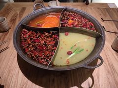 四喜鸳鸯锅-白乐天毛肚火锅馆(解放碑店)