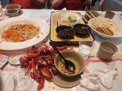 -肥肥虾庄·金牌油焖大虾(汉口城市广场店)