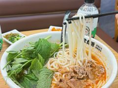 -蒙自源米线大王(花园城商场店)