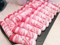 草原羔羊卷-海上明月海鲜火锅 鲜切牛肉