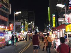 -六合夜市