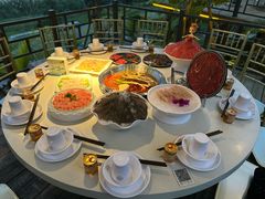 -茅草房·河畔园林火锅