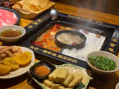 -老牌坊云南鱼豆花火锅(嵩山店)