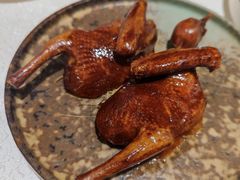 红烧脆皮玻璃乳鸽-星河湾半岛酒店-真粤中餐厅