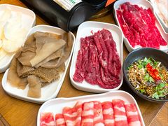 -天成·潮州牛肉脆肉鱼生蚝自助火锅
