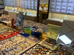 -天空之镜眼镜店蔡司依视路配镜授权零售店(望京颐堤港店)