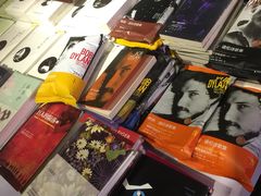 -钟书阁(松江泰晤士小镇店)