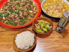 -先启半步颠小酒馆(周浦万达店)