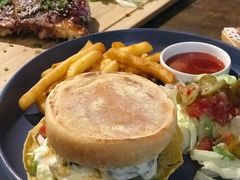 墨西哥香辣汉堡-Famous肥猫墨西哥音乐餐吧(五棵松华熙LIVE店)