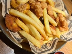-Dragon Pizza•圆脸龙披萨·牛排餐厅
