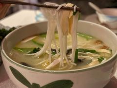 蒙自过桥米线-彩云天云南餐厅