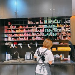 -HAIR CORNER