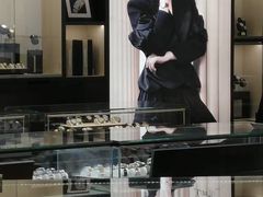 -亨吉利世界名表中心(砂之船奥莱店)