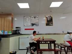 大堂-古徽州馄饨店(宝安路店)
