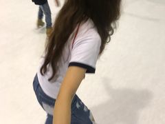 -正佳冰河湾真冰滑冰场
