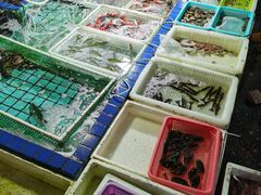 -霞涌市场海鲜摆卖区