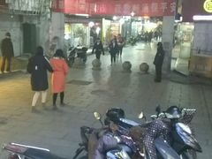 -欧尚超市苏州店停车场(金鸡湖路店)