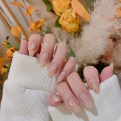 -花系美·美甲美睫精品店