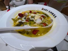 -渝是乎酸菜鱼(龙旗购物中心店)