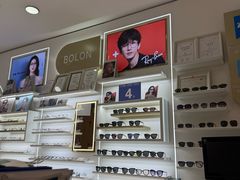 -美式眼镜·授权蔡司.依视路.尼康.豪雅.明月(南翔印象城店)