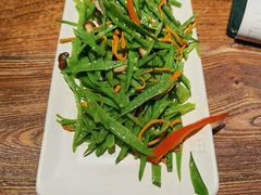 五彩花菇荷兰豆-云海肴·汽锅鸡·云南代表菜(美罗城店)