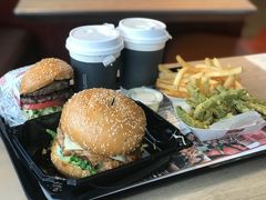 -The Habit Burger Grill 哈比特汉堡(复兴soho店)