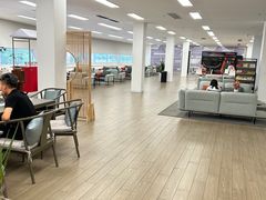 -深圳锦龙奥迪4S店(前海店)
