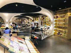 -钟书阁(珍园店)