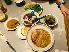 -大食代美食广场(上海中心店)