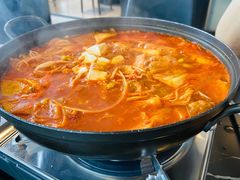 部队火锅-HONGA HONGA雄家(曹路店)