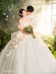 -雪中彩影婚纱摄影·微光艺术中心