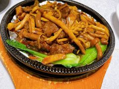 铁板牛柳海中鲜-香融府·烤鸭·家常菜(马家堡路店)