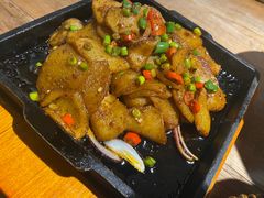 -九锅一堂酸菜鱼(万达广场店)