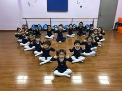 -小荧星艺校(大宁分校)