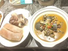 -头上红煨盐鸡·非遗院子餐厅
